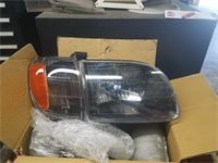 Toyota Tundra Replacement Head Lights